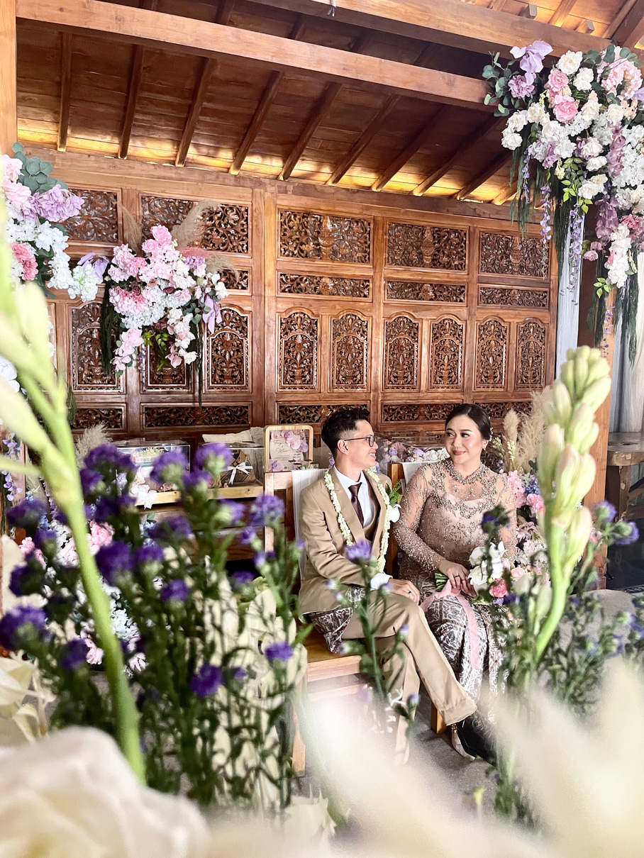 wedding intimate