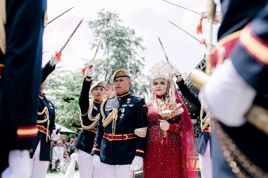 wedding military procession 2
