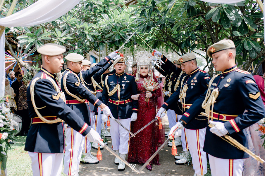 wedding military procession 4